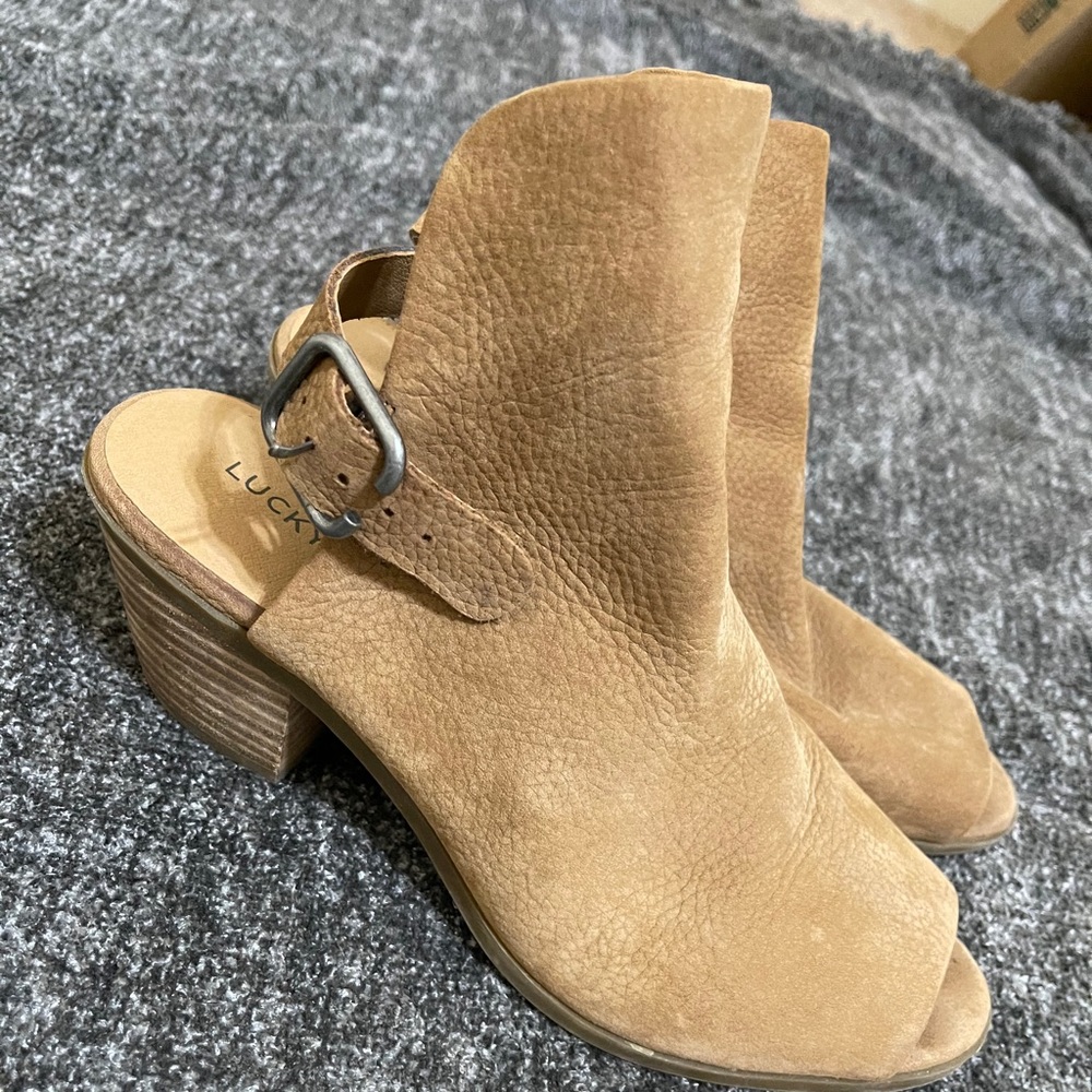 Open heel / toe heeled booties